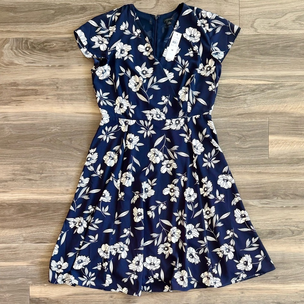 NWT Ann Taylor Floral Dress Size 10 & 12